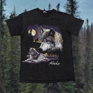 Vintage Alaska wolf tee on delta proweight